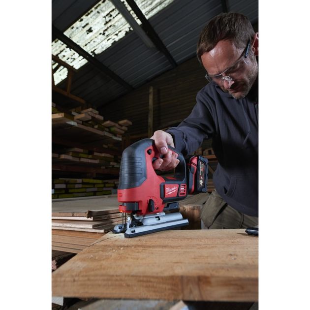Лобзик аккумуляторный MILWAUKEE M18 BJS-402C 4933451389, фото , изображение 4 | SNABZHENIE.com.ua Лобзик аккумуляторный MILWAUKEE M18 BJS-402C 4933451389, фото , изображение 4 | SNABZHENIE.com.ua