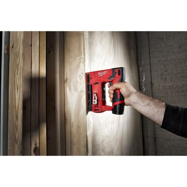 Степлер скобозабивний акумуляторний MILWAUKEE M12 BST-202X 4933459635, фото , зображення 7 | SNABZHENIE.com.ua
