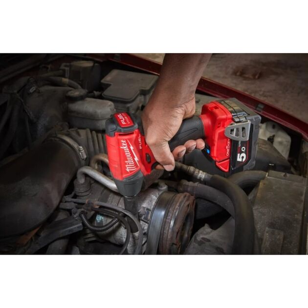 Гайковерт MILWAUKEE 1/2" (339 Нм) с фрикционным кольцом M18 FUEL, фото , изображение 7 | SNABZHENIE.com.ua Гайковерт MILWAUKEE 1/2" (339 Нм) с фрикционным кольцом M18 FUEL, фото , изображение 7 | SNABZHENIE.com.ua