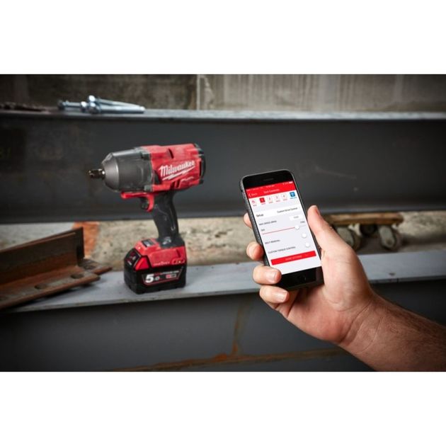 Гайковерт висококрутний MILWAUKEE 1/2 (1491 Нм) M18 FUEL ONEFHIWP12-502X ONE-KEY (2 акумулятори + ЗУ + кейс), фото , зображення 5 | SNABZHENIE.com.ua Гайковерт висококрутний MILWAUKEE 1/2 (1491 Нм) M18 FUEL ONEFHIWP12-502X ONE-KEY (2 акумулятори + ЗУ + кейс), фото , зображення 5 | SNABZHENIE.com.ua