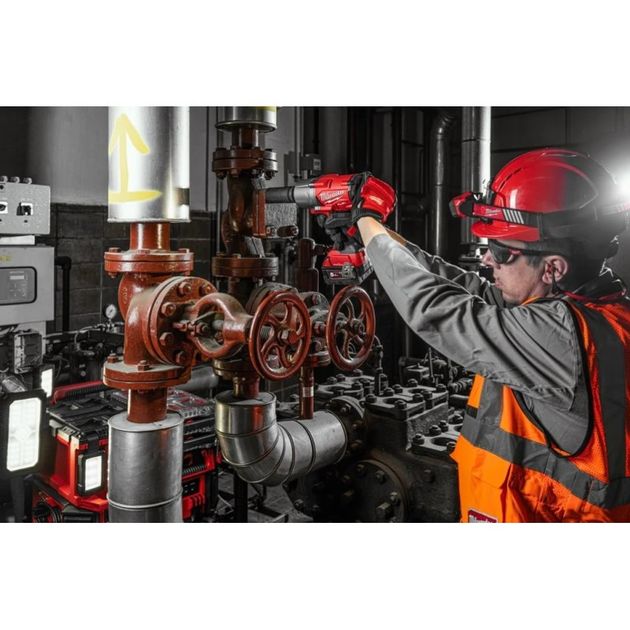 Гайковерт MILWAUKEE 3/4" (2034Нм) M18 FUEL ONEFHIWF34-0X ONE-KEY, фото , изображение 8 | SNABZHENIE.com.ua Гайковерт MILWAUKEE 3/4" (2034Нм) M18 FUEL ONEFHIWF34-0X ONE-KEY, фото , изображение 8 | SNABZHENIE.com.ua