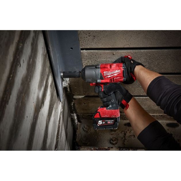 Гайковерт MILWAUKEE 3/4" M18 FUEL ONEFHIWF34-502X (2 акб, ЗУ, кейс), фото , изображение 5 | SNABZHENIE.com.ua Гайковерт MILWAUKEE 3/4" M18 FUEL ONEFHIWF34-502X (2 акб, ЗУ, кейс), фото , изображение 5 | SNABZHENIE.com.ua