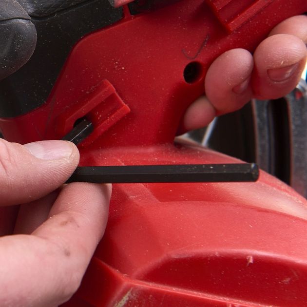 Дисковая пила M18 FUEL™ 66 мм по дереву и пластику MILWAUKEE, фото , изображение 10 | SNABZHENIE.com.ua Дисковая пила M18 FUEL™ 66 мм по дереву и пластику MILWAUKEE, фото , изображение 10 | SNABZHENIE.com.ua