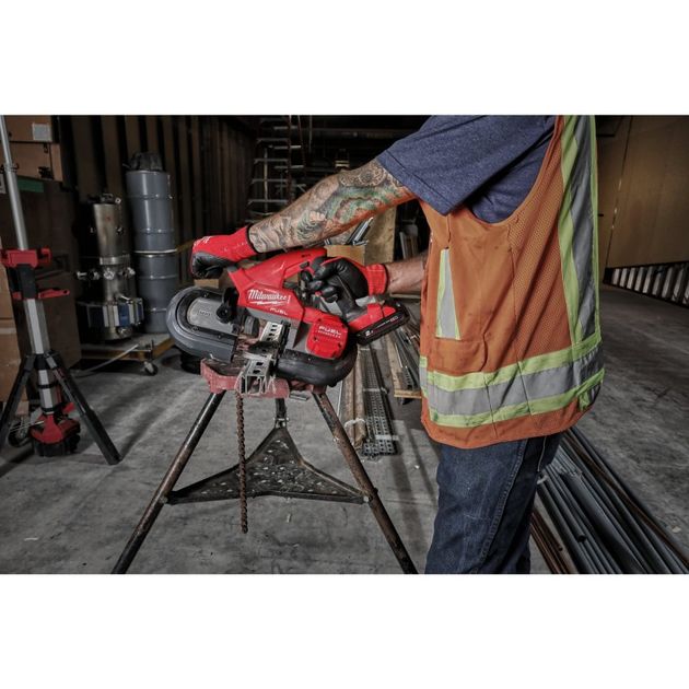 Компактная ленточная пила MILWAUKEE M18 FUEL™ FBS85-202C, фото , изображение 5 | SNABZHENIE.com.ua Компактная ленточная пила MILWAUKEE M18 FUEL™ FBS85-202C, фото , изображение 5 | SNABZHENIE.com.ua