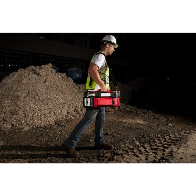 Напольный светодиодный прожектор MILWAUKEE M18 TRUEVIEW™ ONE-KEY 4933459431, фото , изображение 4 | SNABZHENIE.com.ua Напольный светодиодный прожектор MILWAUKEE M18 TRUEVIEW™ ONE-KEY 4933459431, фото , изображение 4 | SNABZHENIE.com.ua