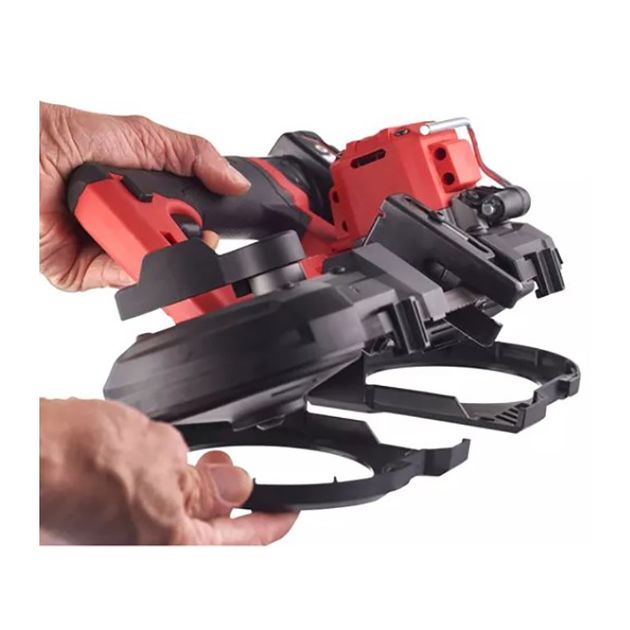 Субкомпактная ленточная пила MILWAUKEE M12 FUEL 64мм 4933478440, фото , изображение 3 | SNABZHENIE.com.ua Субкомпактная ленточная пила MILWAUKEE M12 FUEL 64мм 4933478440, фото , изображение 3 | SNABZHENIE.com.ua