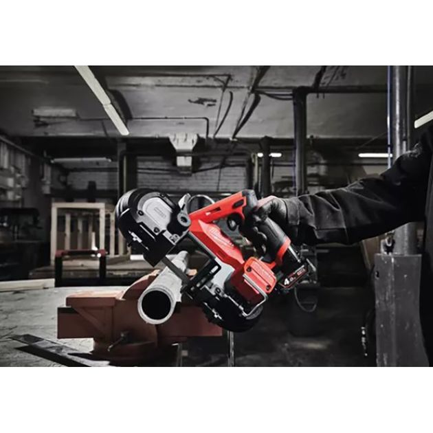 Субкомпактная ленточная пила MILWAUKEE M12 FUEL 64мм 4933478441, фото , изображение 10 | SNABZHENIE.com.ua Субкомпактная ленточная пила MILWAUKEE M12 FUEL 64мм 4933478441, фото , изображение 10 | SNABZHENIE.com.ua