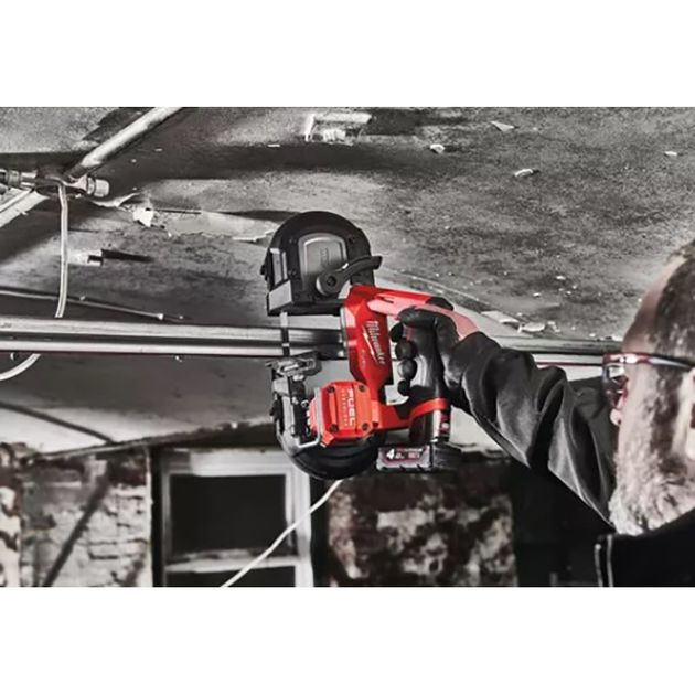 Субкомпактная ленточная пила MILWAUKEE M12 FUEL 64мм 4933478441, фото , изображение 6 | SNABZHENIE.com.ua Субкомпактная ленточная пила MILWAUKEE M12 FUEL 64мм 4933478441, фото , изображение 6 | SNABZHENIE.com.ua