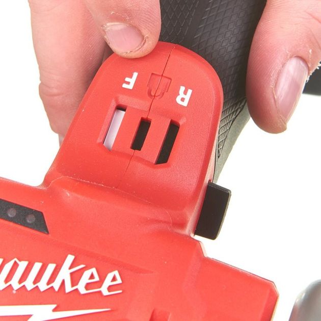 Дисковая пила аккумуляторная M12 FCOT-0 FUEL MILWAUKEE, фото , изображение 3 | SNABZHENIE.com.ua Дисковая пила аккумуляторная M12 FCOT-0 FUEL MILWAUKEE, фото , изображение 3 | SNABZHENIE.com.ua
