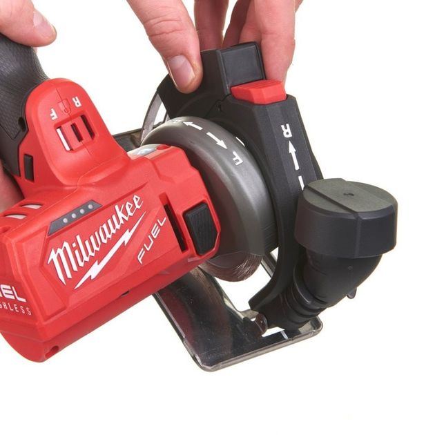 Дисковая пила аккумуляторная M12 FCOT-0 FUEL MILWAUKEE, фото , изображение 6 | SNABZHENIE.com.ua Дисковая пила аккумуляторная M12 FCOT-0 FUEL MILWAUKEE, фото , изображение 6 | SNABZHENIE.com.ua