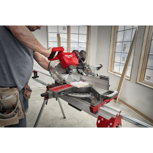 Торцовочная пила MILWAUKEE M18 FMS305-121 4933471122, фото , изображение 4 | SNABZHENIE.com.ua Торцовочная пила MILWAUKEE M18 FMS305-121 4933471122, фото , изображение 4 | SNABZHENIE.com.ua