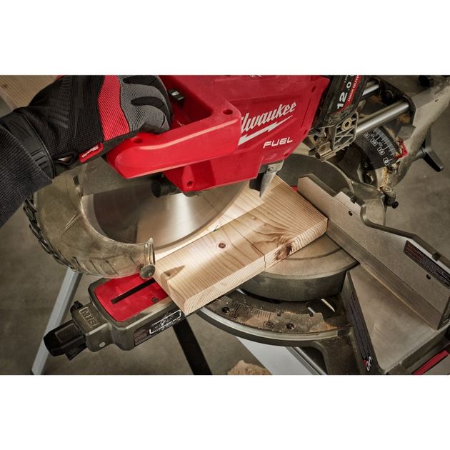 Торцовочная пила MILWAUKEE M18 FMS305-121 4933471122, фото , изображение 8 | SNABZHENIE.com.ua Торцовочная пила MILWAUKEE M18 FMS305-121 4933471122, фото , изображение 8 | SNABZHENIE.com.ua