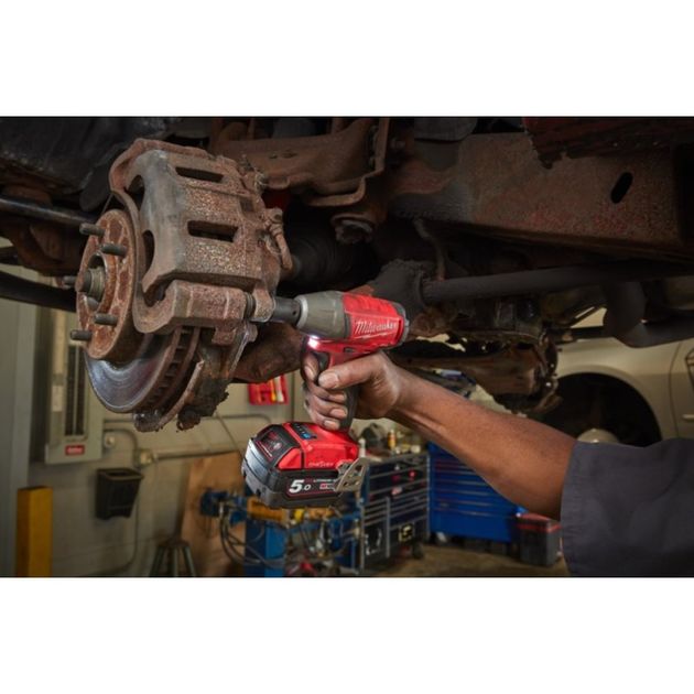 Ударний гайковерт MILWAUKEE 1/2 (300 Нм) M18 FUEL ONEIWP12-0 ONE-KEY з фіксацією піном 4933451152, фото , зображення 5 | SNABZHENIE.com.ua Ударний гайковерт MILWAUKEE 1/2 (300 Нм) M18 FUEL ONEIWP12-0 ONE-KEY з фіксацією піном 4933451152, фото , зображення 5 | SNABZHENIE.com.ua