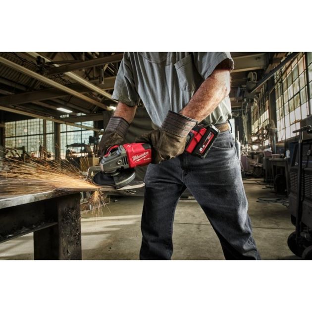 Углошліфувальна машина MILWAUKEE 125 мм M18 FHSAG125 FUEL з гальмом та повзунковим вимикачем, фото , зображення 8 | SNABZHENIE.com.ua