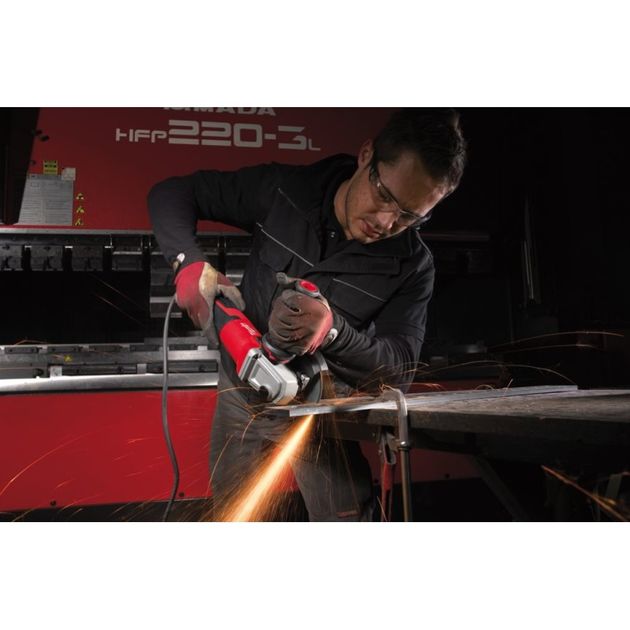 Углошліфувальна машина MILWAUKEE 125 мм AGV 15-125 XC 4933428120, фото , зображення 5 | SNABZHENIE.com.ua Углошліфувальна машина MILWAUKEE 125 мм AGV 15-125 XC 4933428120, фото , зображення 5 | SNABZHENIE.com.ua