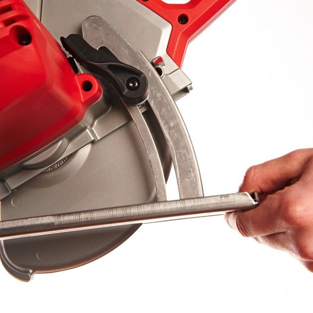 Циркулярная пила MILWAUKEE MCS 66 для металла 4933440615, фото , изображение 3 | SNABZHENIE.com.ua Циркулярная пила MILWAUKEE MCS 66 для металла 4933440615, фото , изображение 3 | SNABZHENIE.com.ua