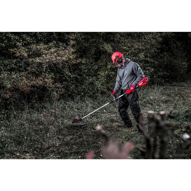 Триммер аккумуляторный Milwaukee M18 FUEL M18BLLT-0 бесщёточный, фото , изображение 4 | SNABZHENIE.com.ua Триммер аккумуляторный Milwaukee M18 FUEL M18BLLT-0 бесщёточный, фото , изображение 4 | SNABZHENIE.com.ua