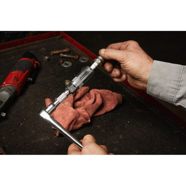 Головка свечная 3/8'' 18 мм MILWAUKEE, фото , изображение 2 | SNABZHENIE.com.ua Головка свечная 3/8'' 18 мм MILWAUKEE, фото , изображение 2 | SNABZHENIE.com.ua