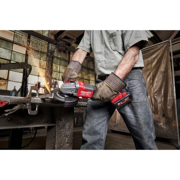 Углошліфувальна машина акумуляторна MILWAUKEE M18 FHSAG125XPDB-0, фото , зображення 8 | SNABZHENIE.com.ua Углошліфувальна машина акумуляторна MILWAUKEE M18 FHSAG125XPDB-0, фото , зображення 8 | SNABZHENIE.com.ua