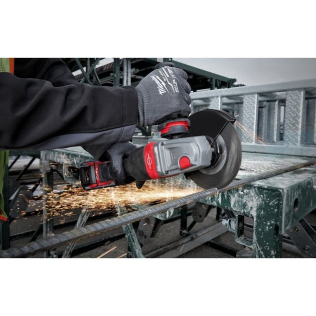 Углошліфувальна машина акумуляторна MILWAUKEE M18 FHSAG125XPDB-0, фото , зображення 10 | SNABZHENIE.com.ua Углошліфувальна машина акумуляторна MILWAUKEE M18 FHSAG125XPDB-0, фото , зображення 10 | SNABZHENIE.com.ua