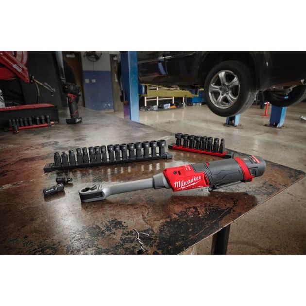 Аккумуляторный угловой гайковерт MILWAUKEE M12 FPTR-202X 81Nm, фото , изображение 4 | SNABZHENIE.com.ua Аккумуляторный угловой гайковерт MILWAUKEE M12 FPTR-202X 81Nm, фото , изображение 4 | SNABZHENIE.com.ua