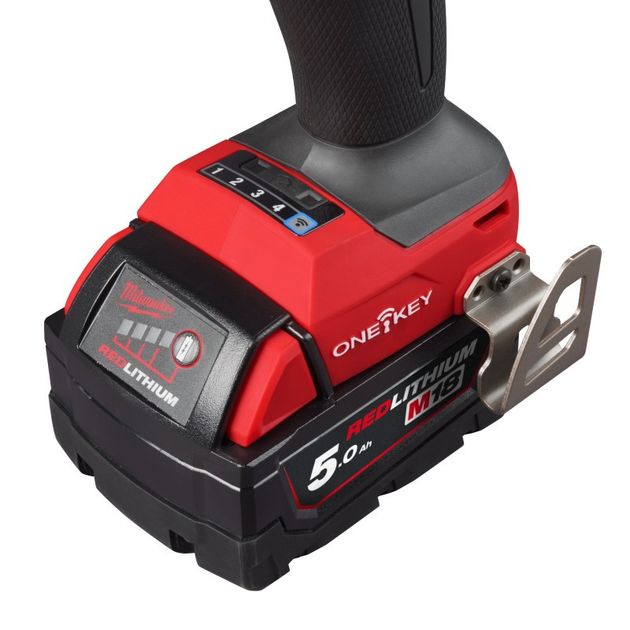 Аккумуляторный ударный шуруповерт MILWAUKEE M18 ONEID3-502X, фото , изображение 3 | SNABZHENIE.com.ua Аккумуляторный ударный шуруповерт MILWAUKEE M18 ONEID3-502X, фото , изображение 3 | SNABZHENIE.com.ua