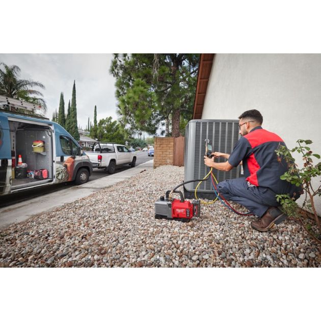 Вакуумный насос MILWAUKEE M18 FVP5-801 4933492854, фото , изображение 4 | SNABZHENIE.com.ua Вакуумный насос MILWAUKEE M18 FVP5-801 4933492854, фото , изображение 4 | SNABZHENIE.com.ua