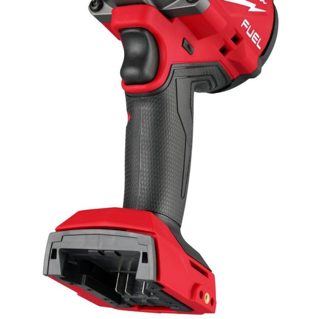 Гайковерт MILWAUKEE 1/2" (2034 Нм) с кольцом M18 FHIW2F12-502X, фото , изображение 6 | SNABZHENIE.com.ua Гайковерт MILWAUKEE 1/2" (2034 Нм) с кольцом M18 FHIW2F12-502X, фото , изображение 6 | SNABZHENIE.com.ua