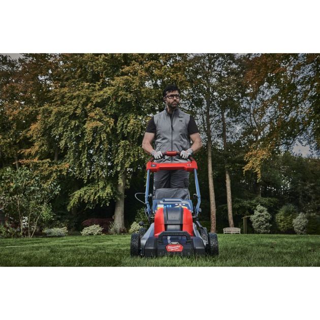 Газонокосилка акумуляторна безщіткова самоходна 46 см M18 F2LM46-0 MILWAUKEE, фото , зображення 2 | SNABZHENIE.com.ua Газонокосилка акумуляторна безщіткова самоходна 46 см M18 F2LM46-0 MILWAUKEE, фото , зображення 2 | SNABZHENIE.com.ua