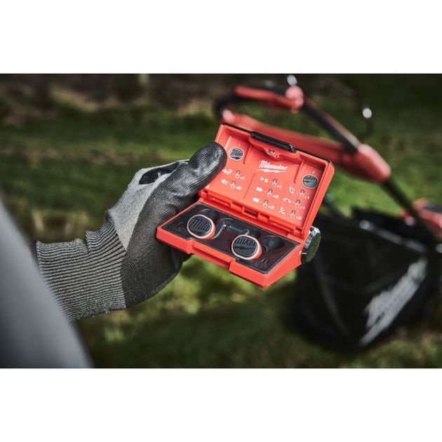 Наушники для роботи з захистом слуху MILWAUKEE REDLITHIUM L4 RLEPB-301 USB Bluetooth, фото , зображення 6 | SNABZHENIE.com.ua Наушники для роботи з захистом слуху MILWAUKEE REDLITHIUM L4 RLEPB-301 USB Bluetooth, фото , зображення 6 | SNABZHENIE.com.ua