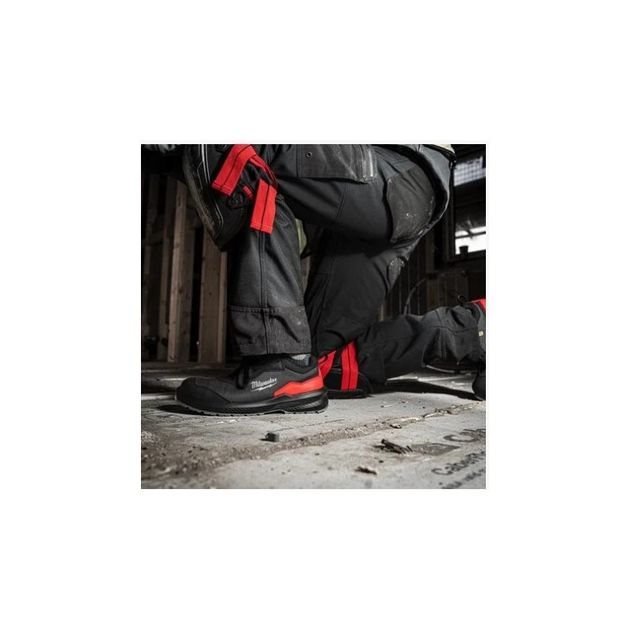 Защитные кроссовки черные FLEXTRED™ S1PS, размер 45, MILWAUKEE, фото , изображение 2 | SNABZHENIE.com.ua Защитные кроссовки черные FLEXTRED™ S1PS, размер 45, MILWAUKEE, фото , изображение 2 | SNABZHENIE.com.ua