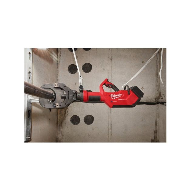 Кабелеріз акумуляторний гідравлічний MILWAUKEE, M18 HSFC125R-802C, (зарядний пристрій, 2 акумулятори 8Ач, кейс), фото , зображення 4 | SNABZHENIE.com.ua Кабелеріз акумуляторний гідравлічний MILWAUKEE, M18 HSFC125R-802C, (зарядний пристрій, 2 акумулятори 8Ач, кейс), фото , зображення 4 | SNABZHENIE.com.ua