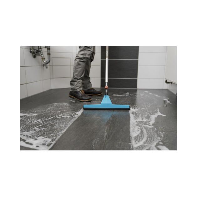 Щетка-скребок Gardena Combisystem для воды, 43 см, фото , изображение 2 | SNABZHENIE.com.ua Щетка-скребок Gardena Combisystem для воды, 43 см, фото , изображение 2 | SNABZHENIE.com.ua