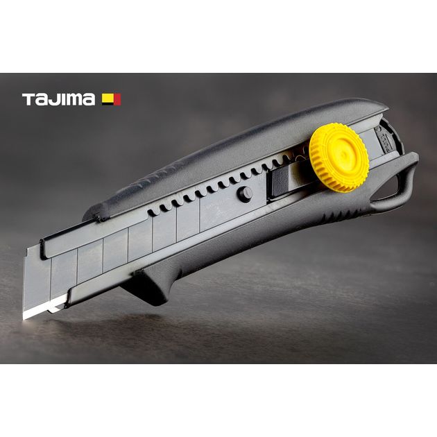 Нож строительный TAJIMA 18 мм с винтовым фиксатором, фото  | SNABZHENIE.com.ua