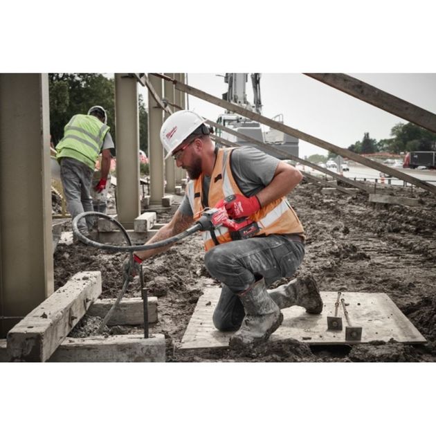 Вибратор погружной аккумуляторный MILWAUKEE M18 FUEL FCVN12-0, фото , изображение 2 | SNABZHENIE.com.ua Вибратор погружной аккумуляторный MILWAUKEE M18 FUEL FCVN12-0, фото , изображение 2 | SNABZHENIE.com.ua