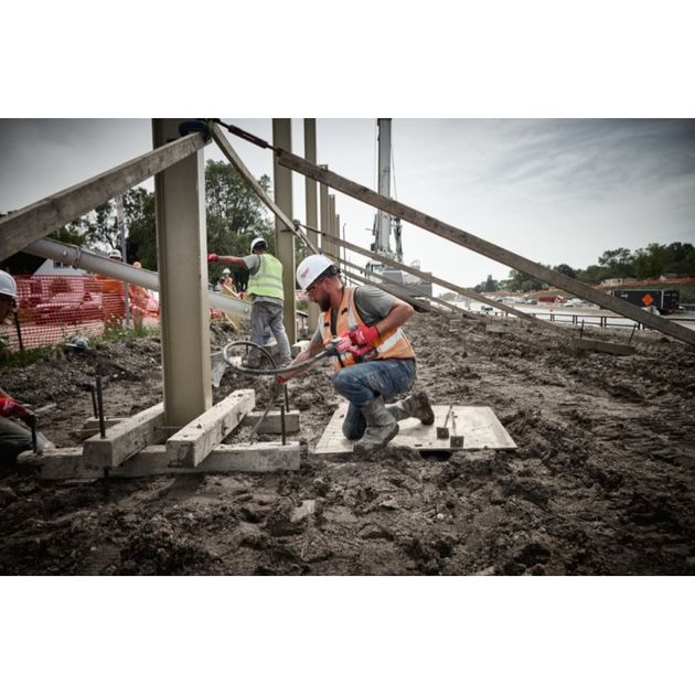Вибратор погружной аккумуляторный MILWAUKEE M18 FUEL FCVN12-0, фото , изображение 3 | SNABZHENIE.com.ua Вибратор погружной аккумуляторный MILWAUKEE M18 FUEL FCVN12-0, фото , изображение 3 | SNABZHENIE.com.ua