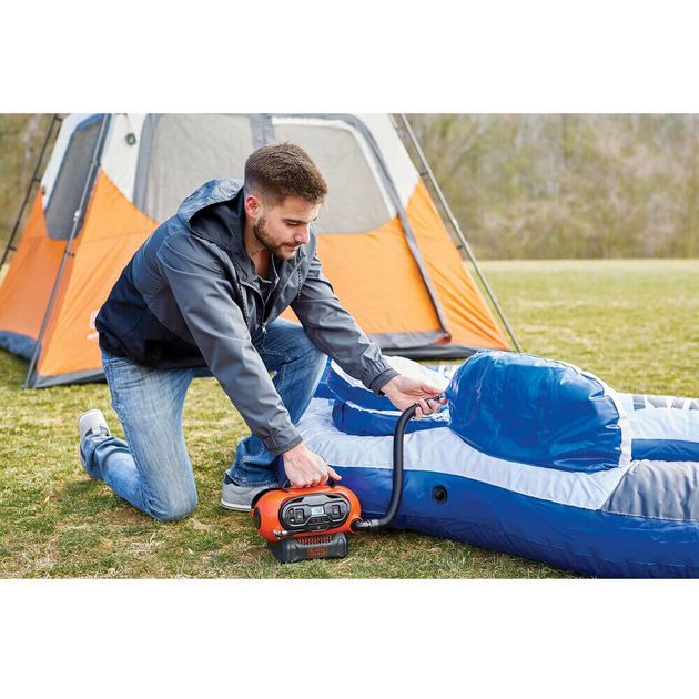 Аккумуляторный автомобильный компрессор BLACK+DECKER BDCINF18N, фото , изображение 6 | SNABZHENIE.com.ua Аккумуляторный автомобильный компрессор BLACK+DECKER BDCINF18N, фото , изображение 6 | SNABZHENIE.com.ua