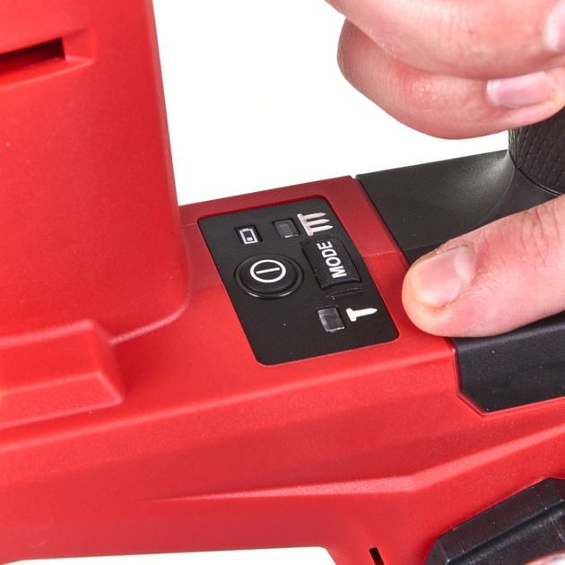 Аккумуляторный бесщеточный гвоздезабивной пистолет MILWAUKEE M18 FN18GS-0, 16-54мм, фото , изображение 3 | SNABZHENIE.com.ua