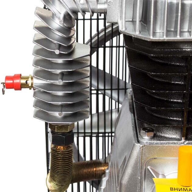 Компрессор ременной двухцилиндровый 380В 4кВт 678л/мин 10бар 100л SIGMA, фото , изображение 8 | SNABZHENIE.com.ua