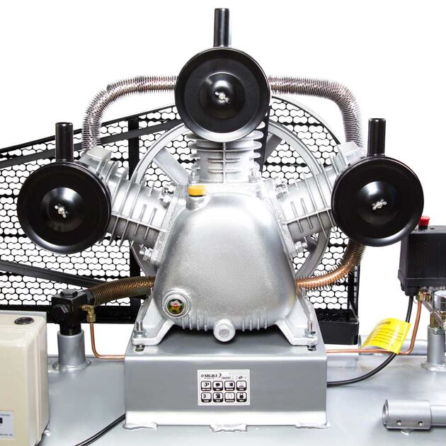 Компрессор ременной трехцилиндровый 380В 5.5кВт 865л/мин 10бар 200л SIGMA, фото , изображение 3 | SNABZHENIE.com.ua