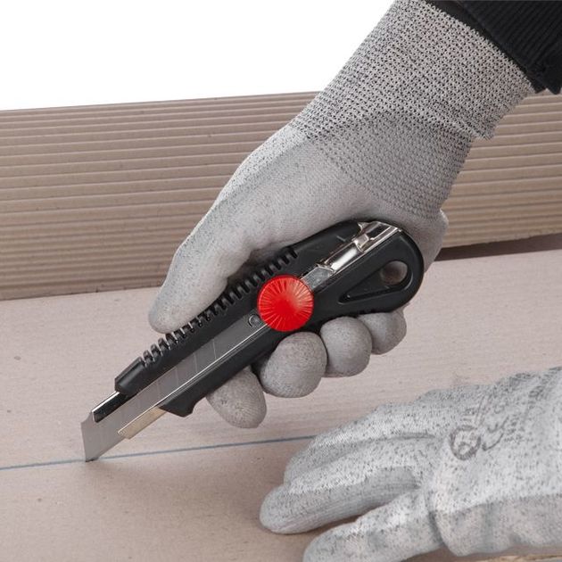 Нож сегментный 18мм с металлической направляющей INTERTOOL HT-0502, фото , изображение 7 | SNABZHENIE.com.ua Нож сегментный 18мм с металлической направляющей INTERTOOL HT-0502, фото , изображение 7 | SNABZHENIE.com.ua