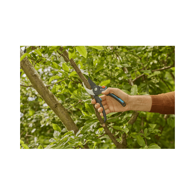 Секатор Gardena PremiumCut Pro для свежей древесины 24 мм, фото , изображение 3 | SNABZHENIE.com.ua Секатор Gardena PremiumCut Pro для свежей древесины 24 мм, фото , изображение 3 | SNABZHENIE.com.ua