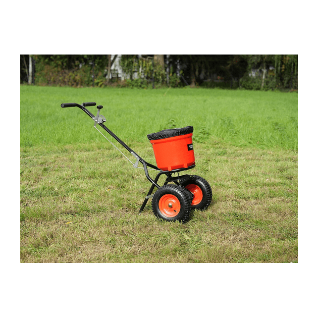 Сеялка и разбрасыватель на 2-х колесах YATO, бункер 23 л, 25 кг, фото , изображение 13 | SNABZHENIE.com.ua