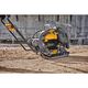 Виброплита прямоходная аккумуляторная POWERSHIFT DeWALT DCPS7154N, фото , изображение 5 | SNABZHENIE.com.ua Виброплита прямоходная аккумуляторная POWERSHIFT DeWALT DCPS7154N, фото , изображение 5 | SNABZHENIE.com.ua