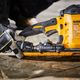 Аккумуляторная пила отрезная DeWALT DCS690N, 230 мм, фото , изображение 5 | SNABZHENIE.com.ua Аккумуляторная пила отрезная DeWALT DCS690N, 230 мм, фото , изображение 5 | SNABZHENIE.com.ua
